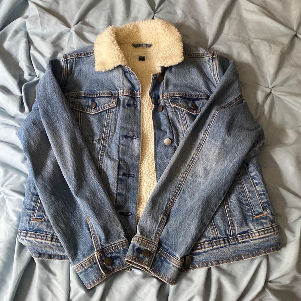 Universal thread size small Jean jacket